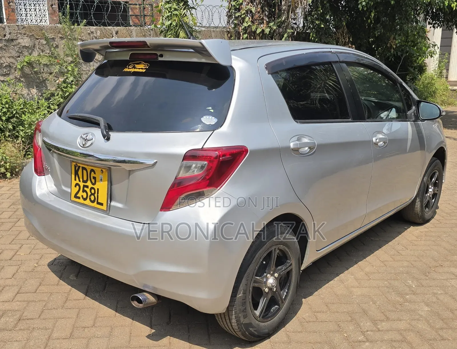 Toyota Vitz 2014 Silver