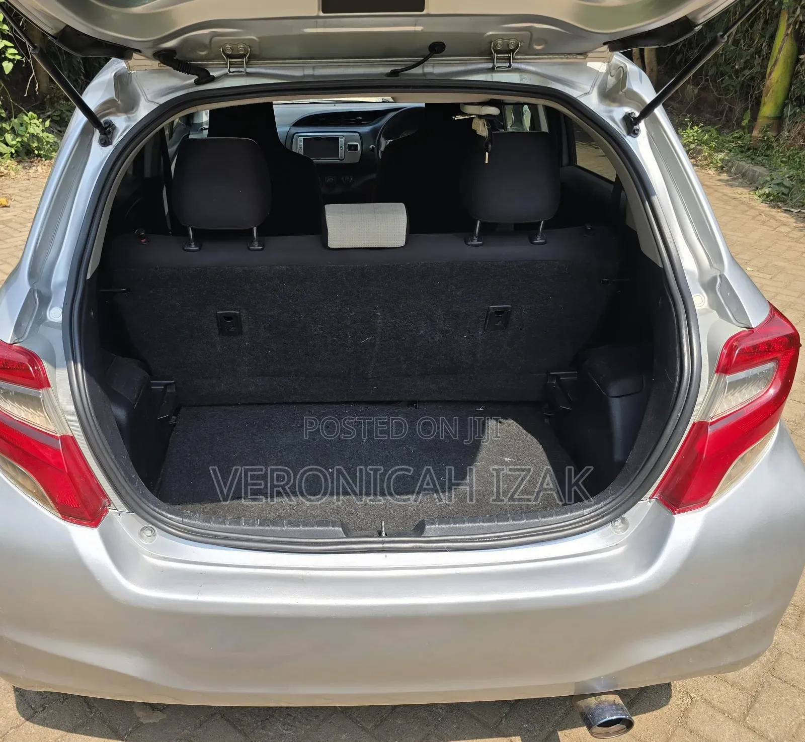 Toyota Vitz 2014 Silver