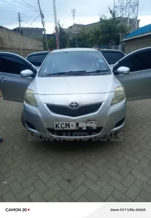 Toyota Belta 2010 Silver
