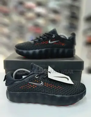 Nike Mind Sneakers