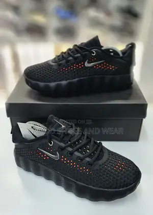 Nike Mind Sneakers