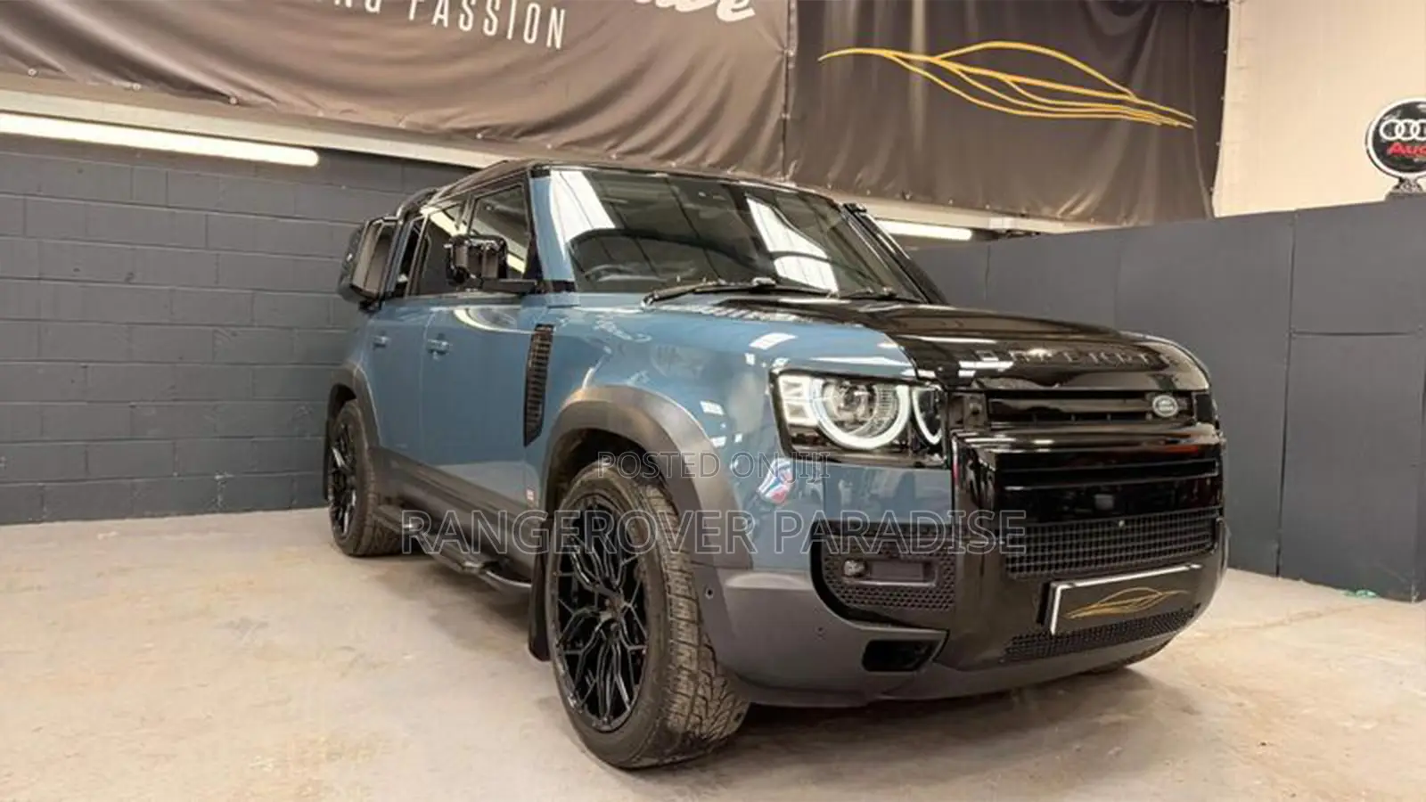 Land Rover Defender 2020 Blue