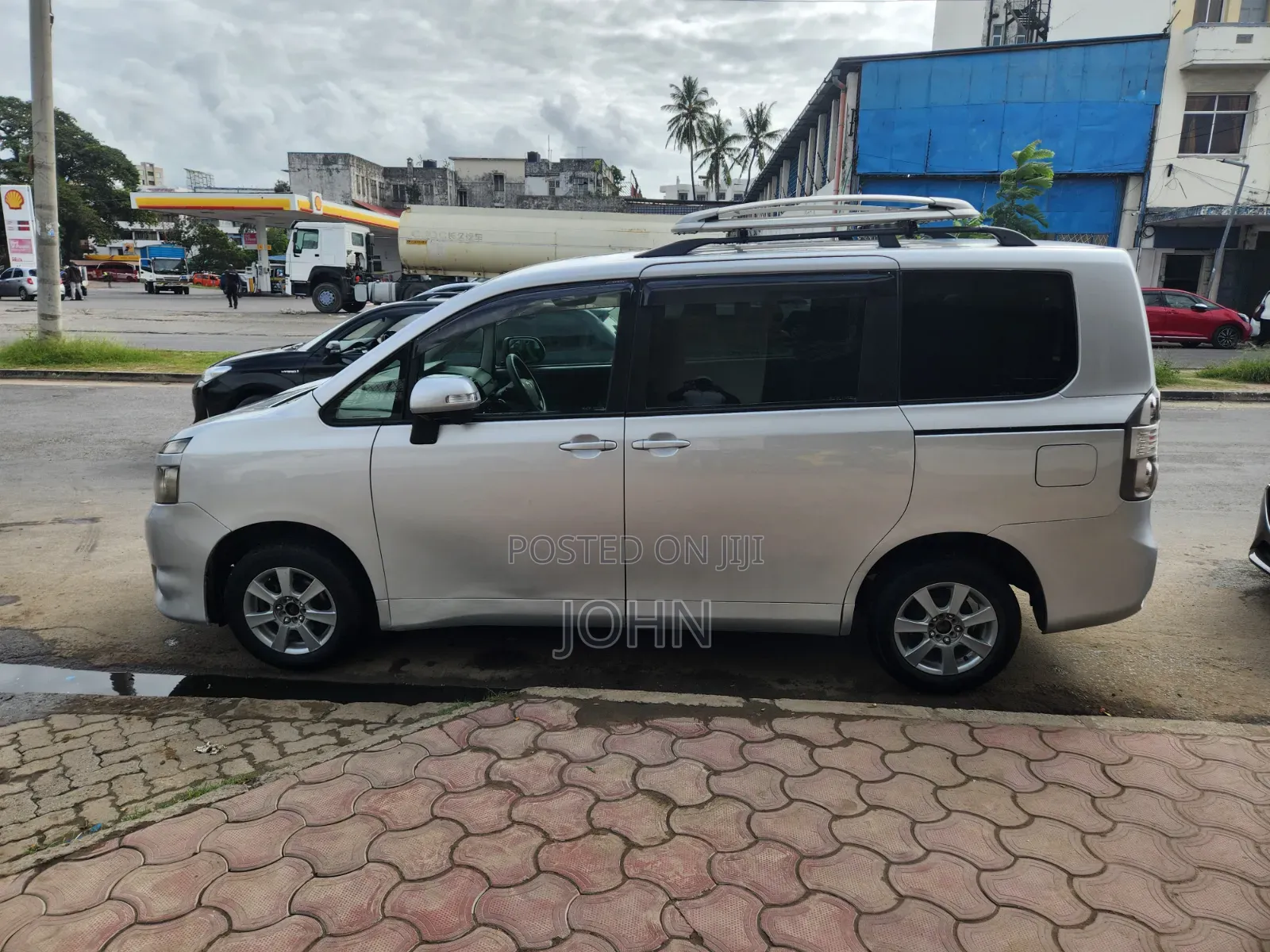Toyota Voxy 2008 Silver