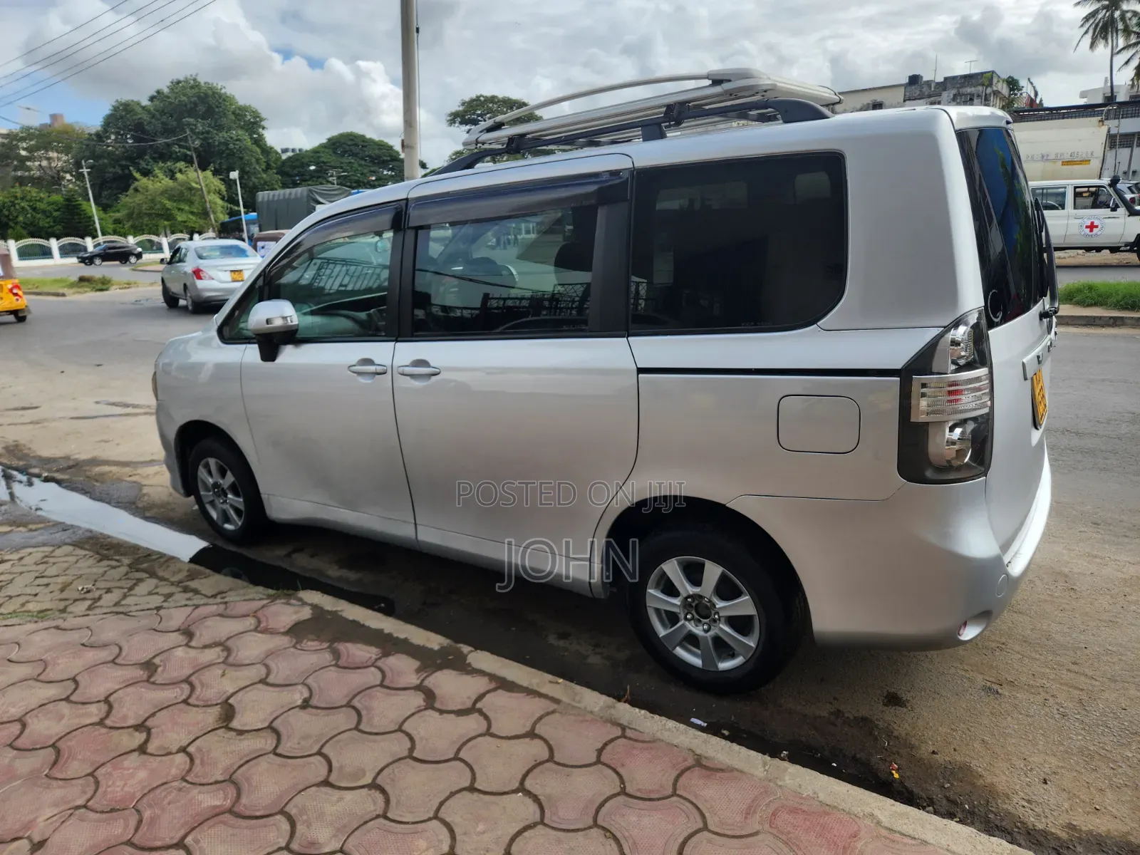 Toyota Voxy 2008 Silver
