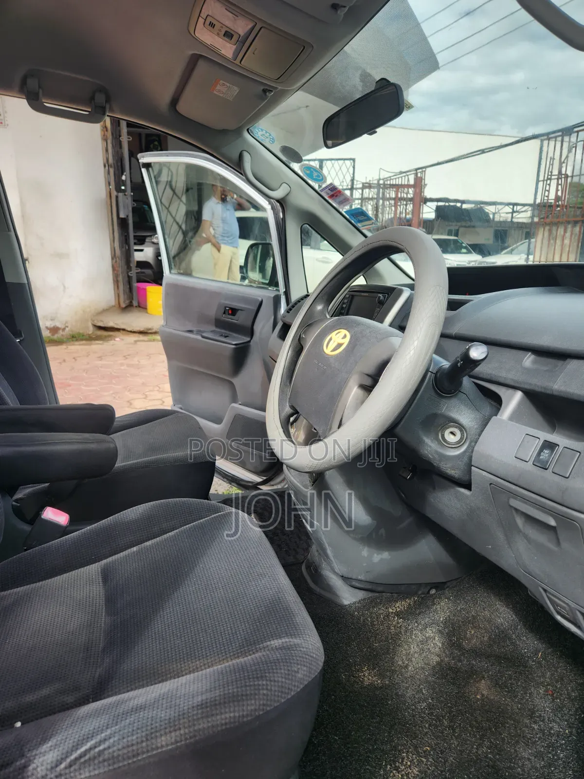 Toyota Voxy 2008 Silver