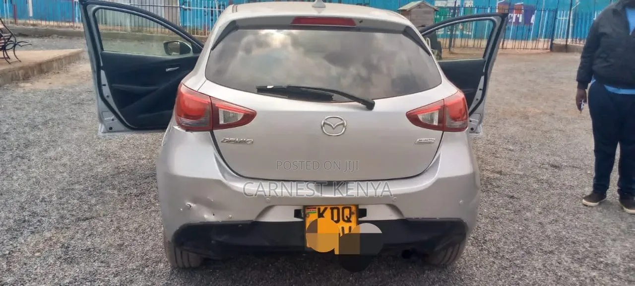 Mazda Demio 2017 Silver