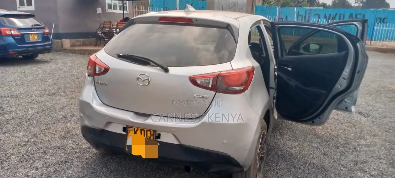 Mazda Demio 2017 Silver