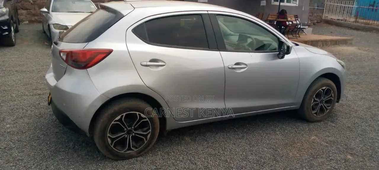 Mazda Demio 2017 Silver
