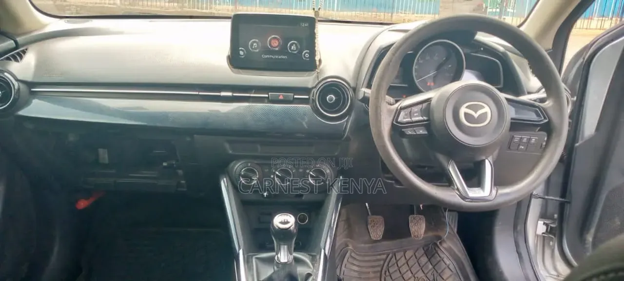Mazda Demio 2017 Silver