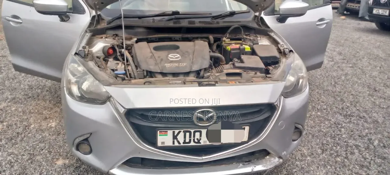 Mazda Demio 2017 Silver
