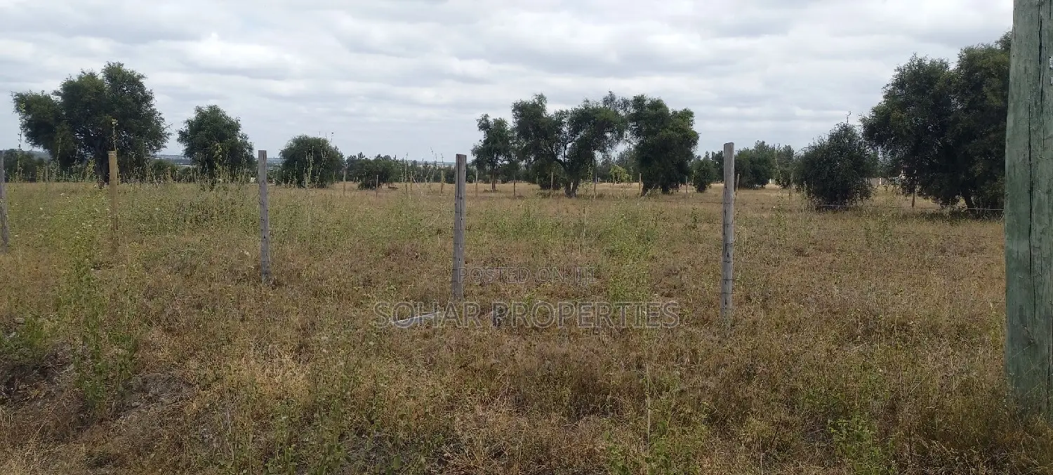 Kajiado - 700 Acres on Sale Near Umma University