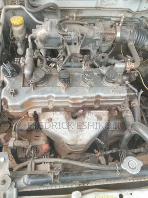 Nissan Sunny 2000 Silver