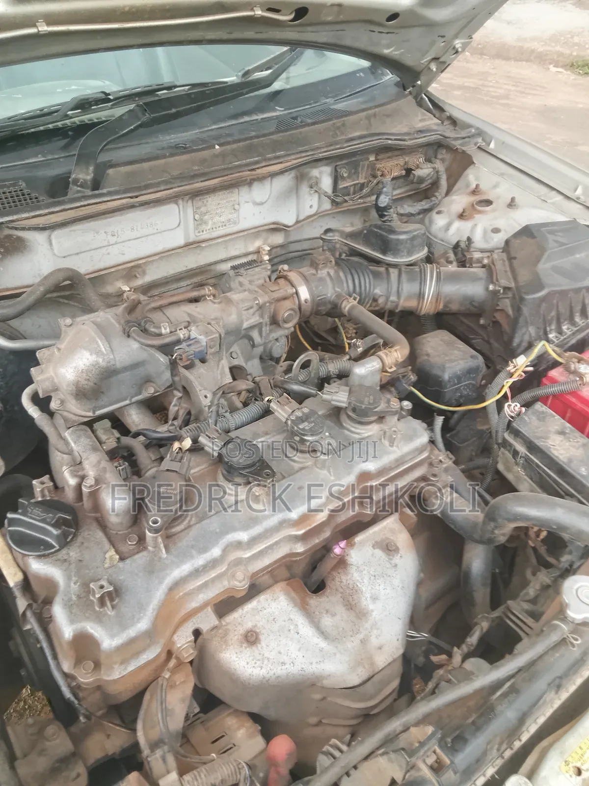 Nissan Sunny 2000 Silver