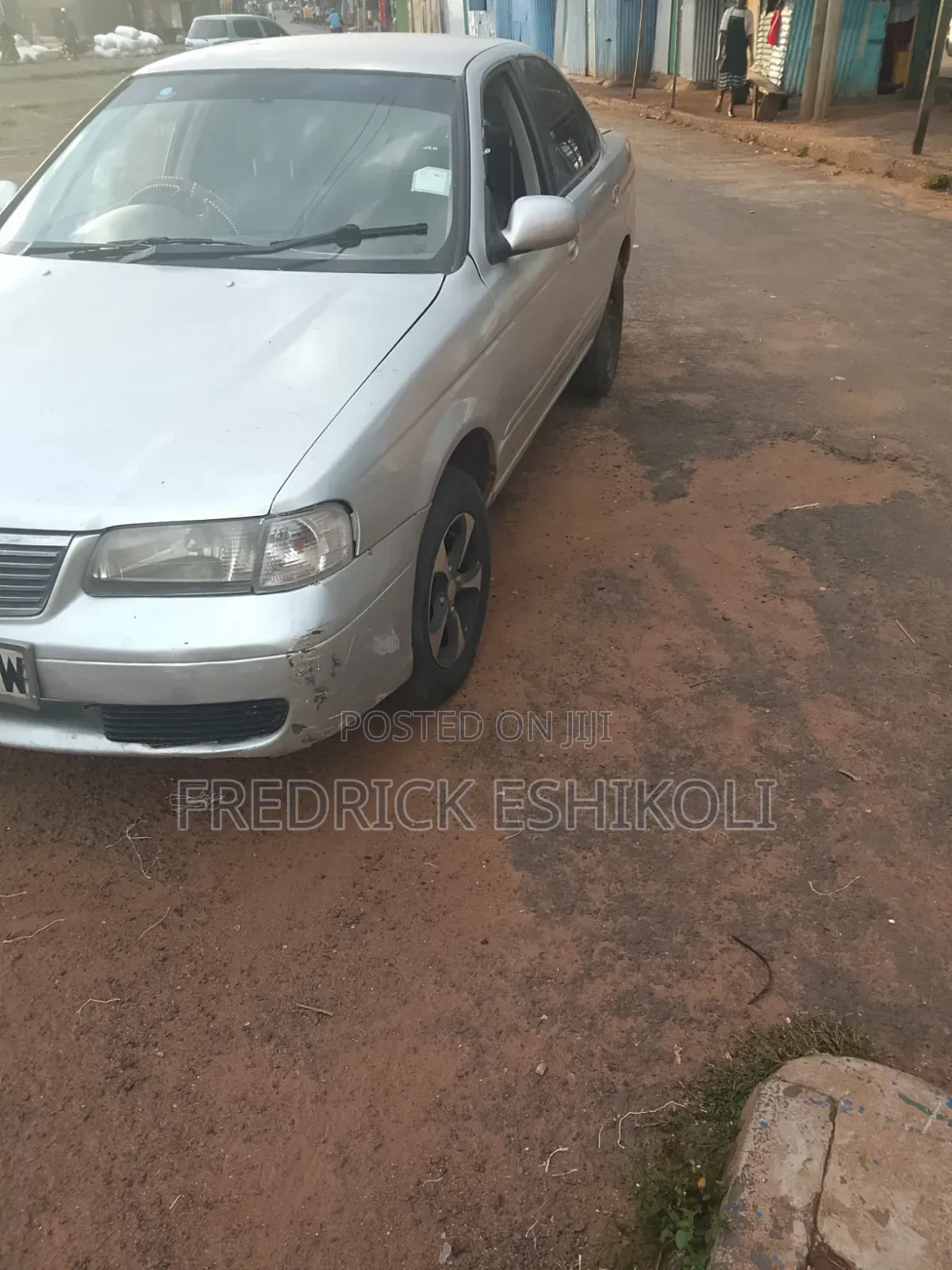 Nissan Sunny 2000 Silver