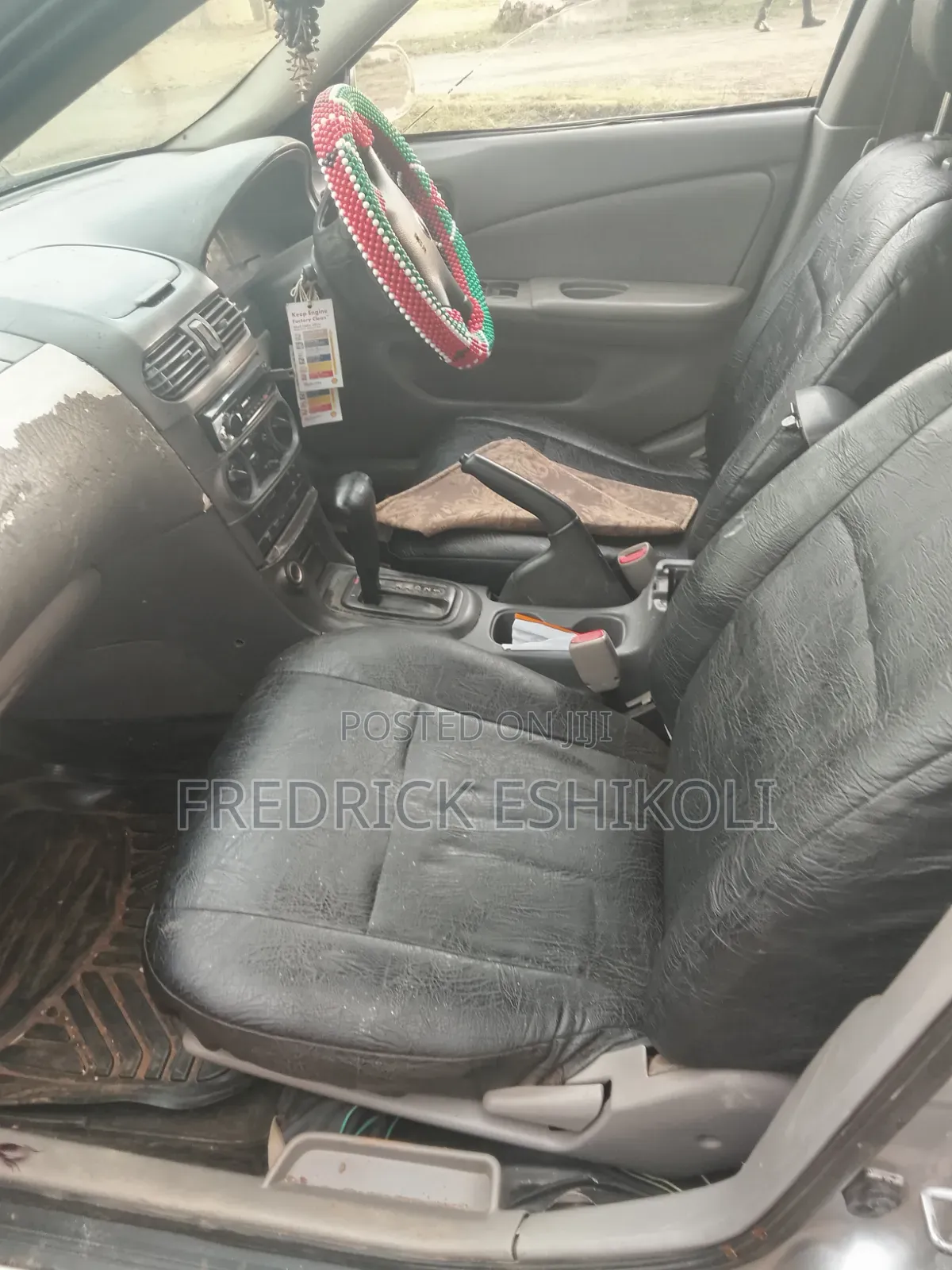 Nissan Sunny 2000 Silver