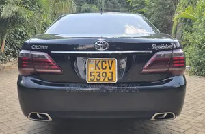 Toyota Crown 2012 Black
