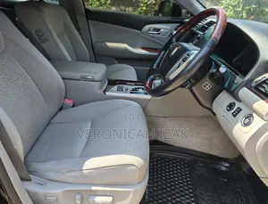 Toyota Crown 2012 Black