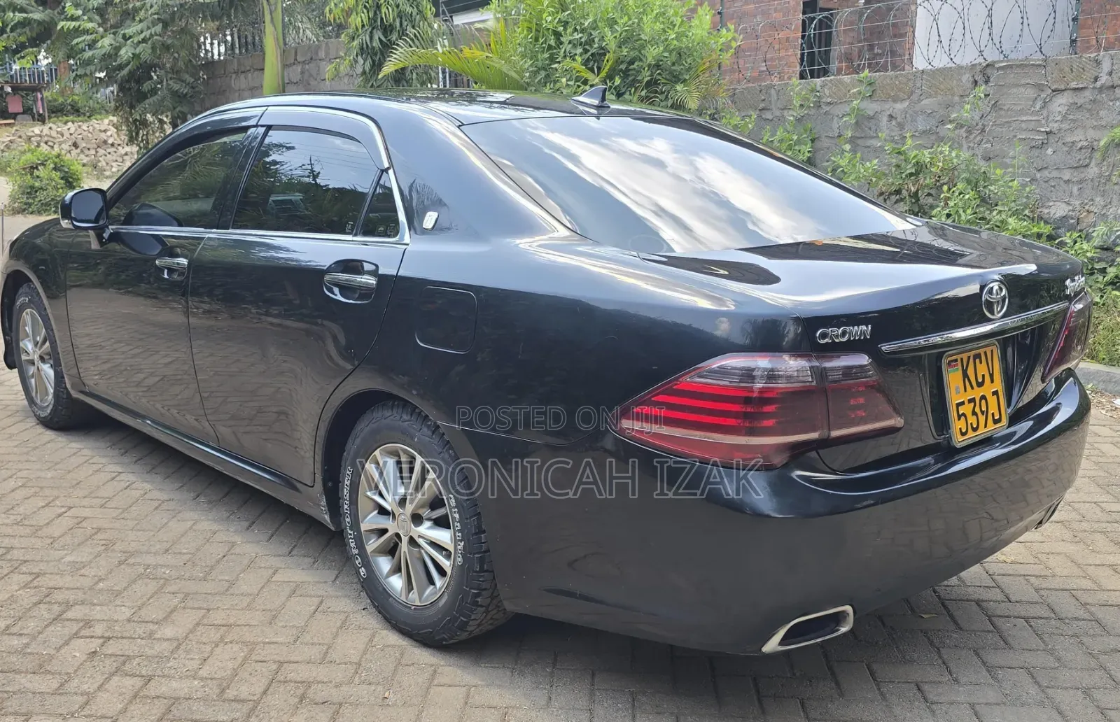 Toyota Crown 2012 Black