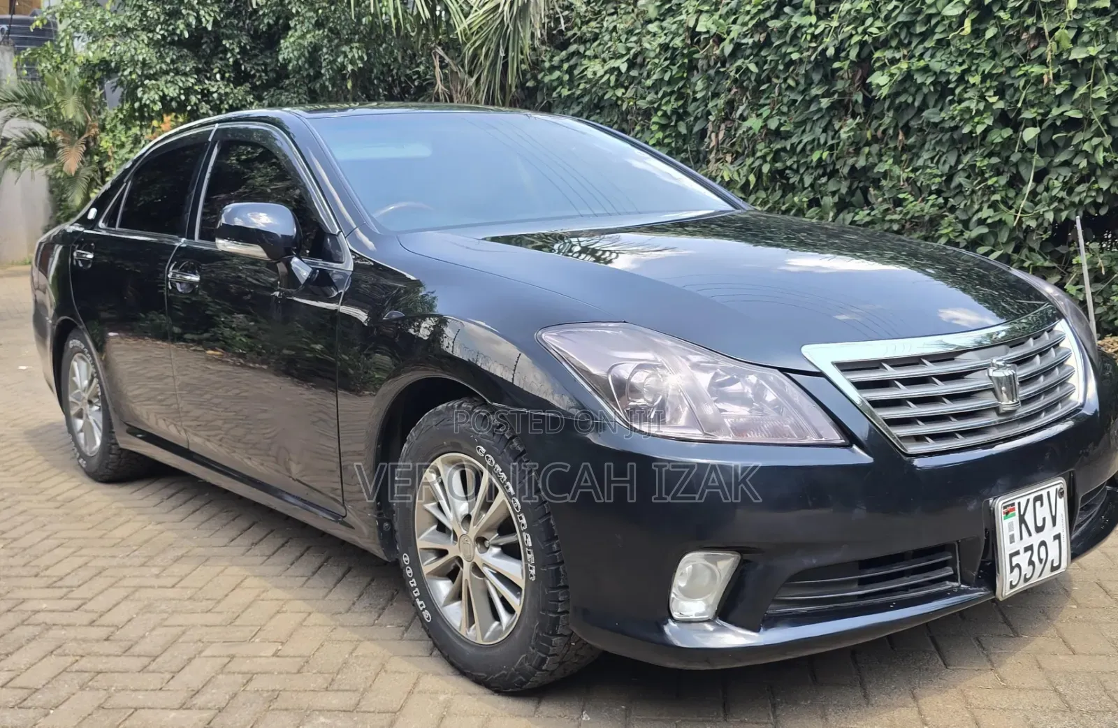 Toyota Crown 2012 Black