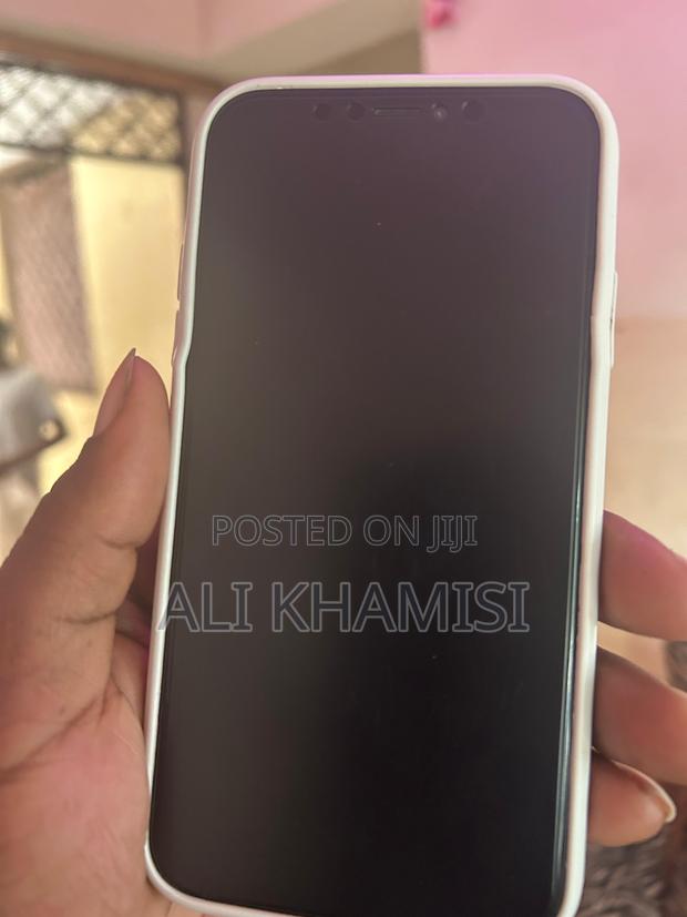 Apple iPhone XR 64 GB Black - thumbnail 4