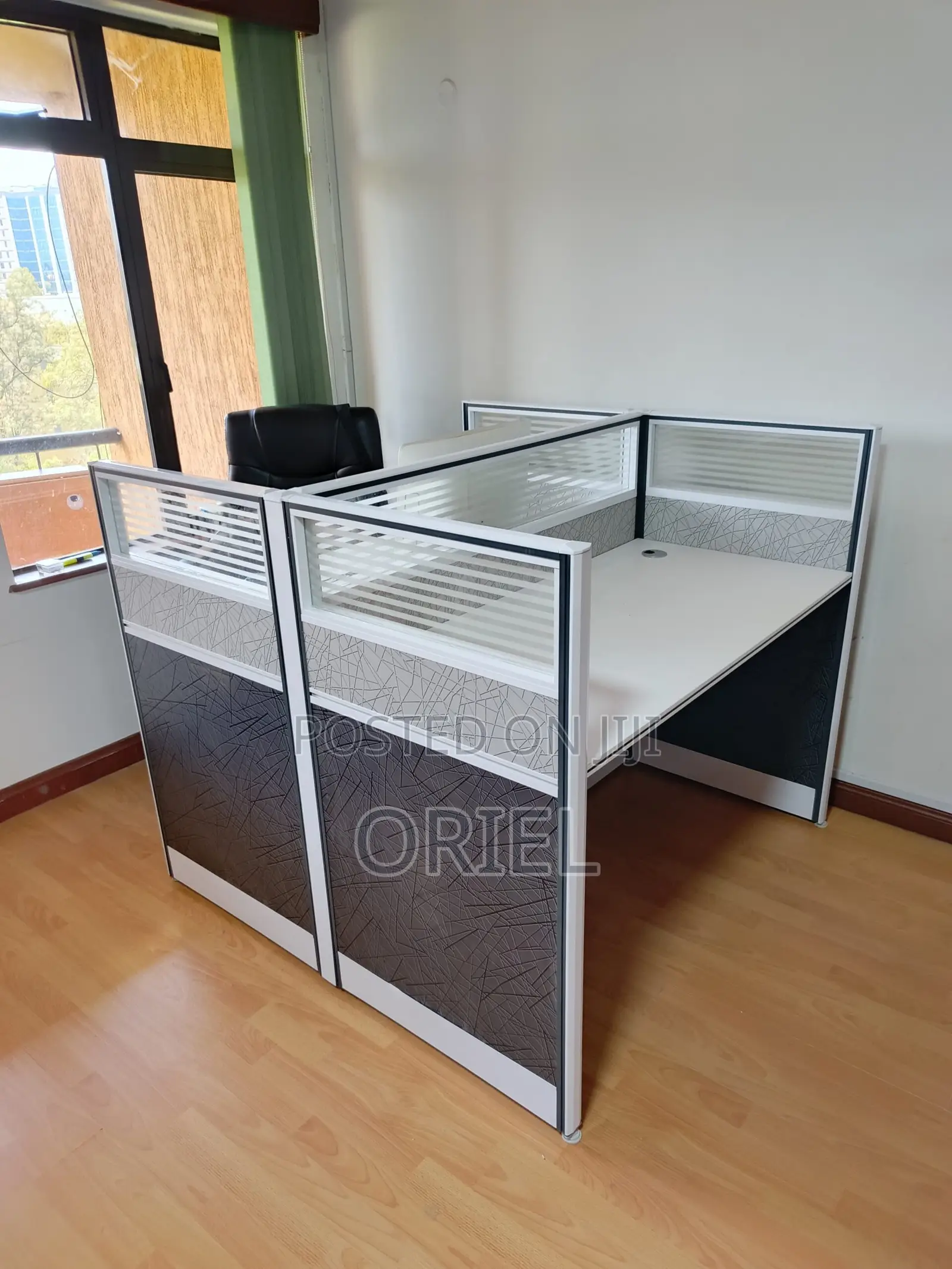 Office Workstation : Modern 2-Seater Workstation
