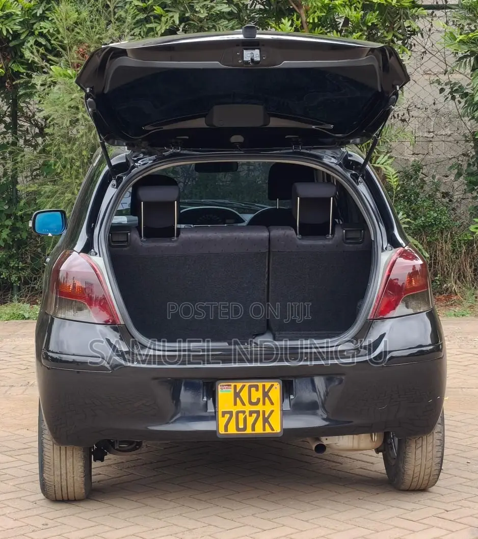 Toyota Vitz 2010 Black
