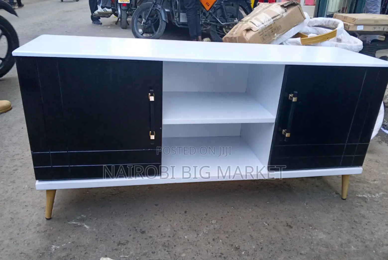 4.5 FTS Executive American Flats Tv Stand