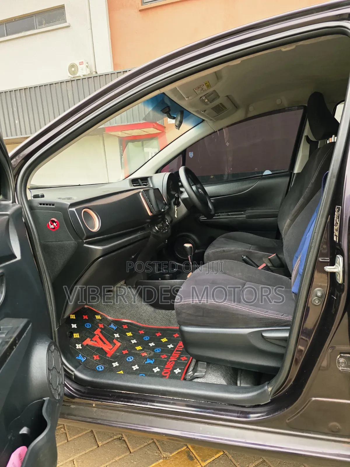 Toyota Vitz 2014