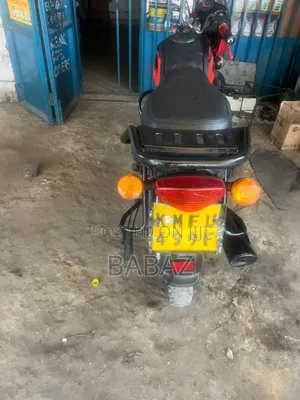 Bajaj Boxer 125 2022 Red