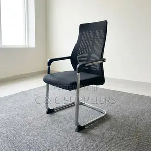 Ergonomic C C Visitor's Chair