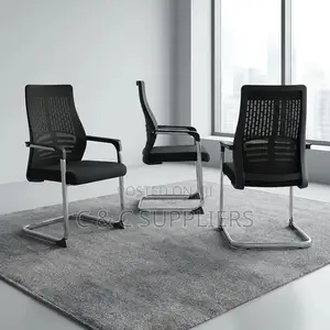 Ergonomic C C Visitor's Chair