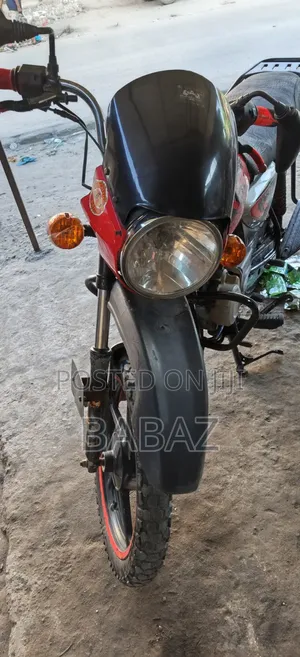 Bajaj Boxer 125 2022 Red
