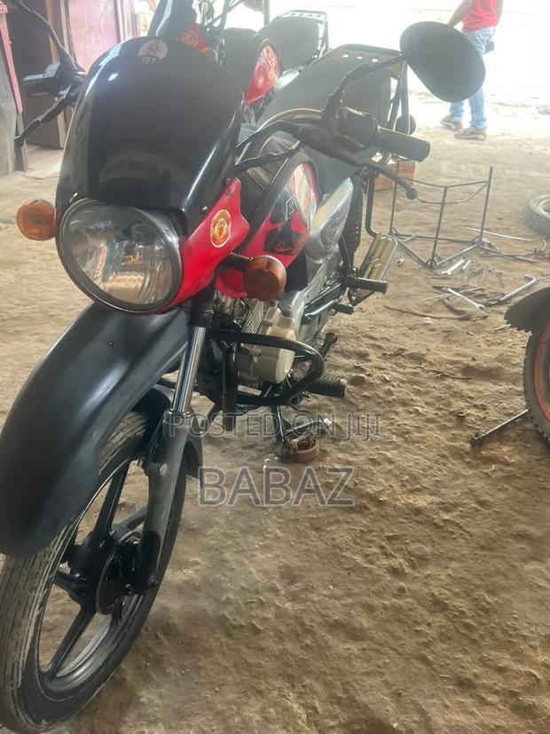 Bajaj Boxer 125 2022 Red - thumbnail 4