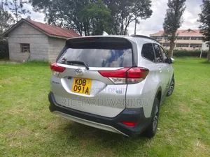 Toyota Rush 2020 Silver