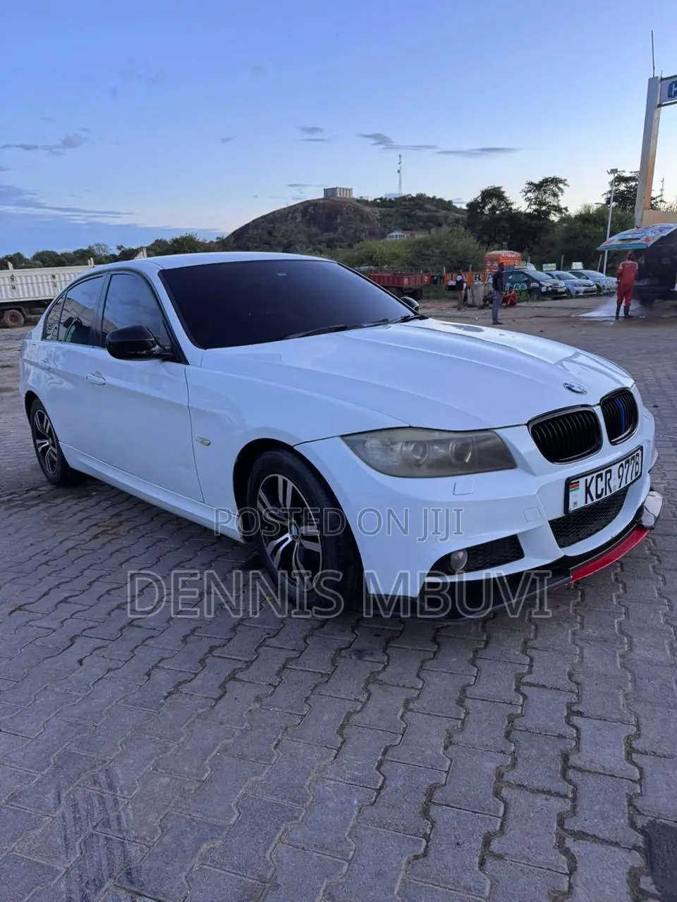 BMW 320i 2011 White