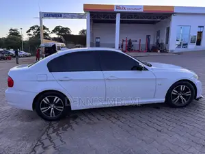 BMW 320i 2011 White