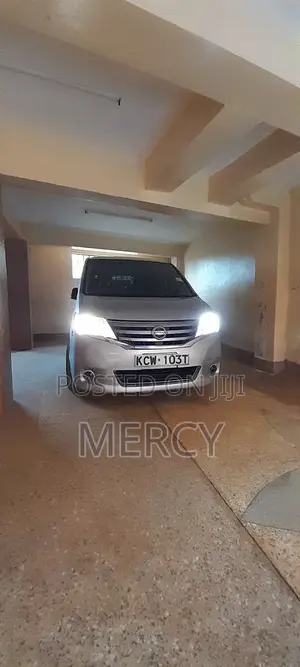 Nissan Serena 2012 Silver