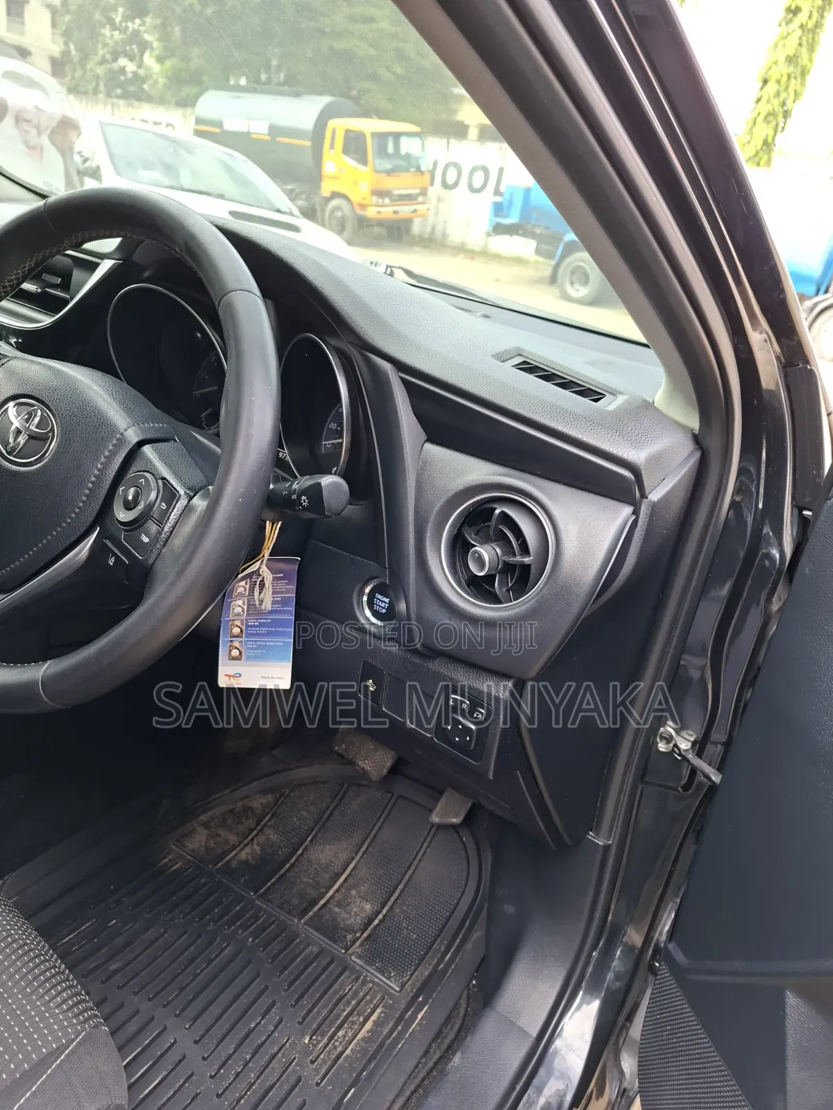 Toyota Auris 2016 Black