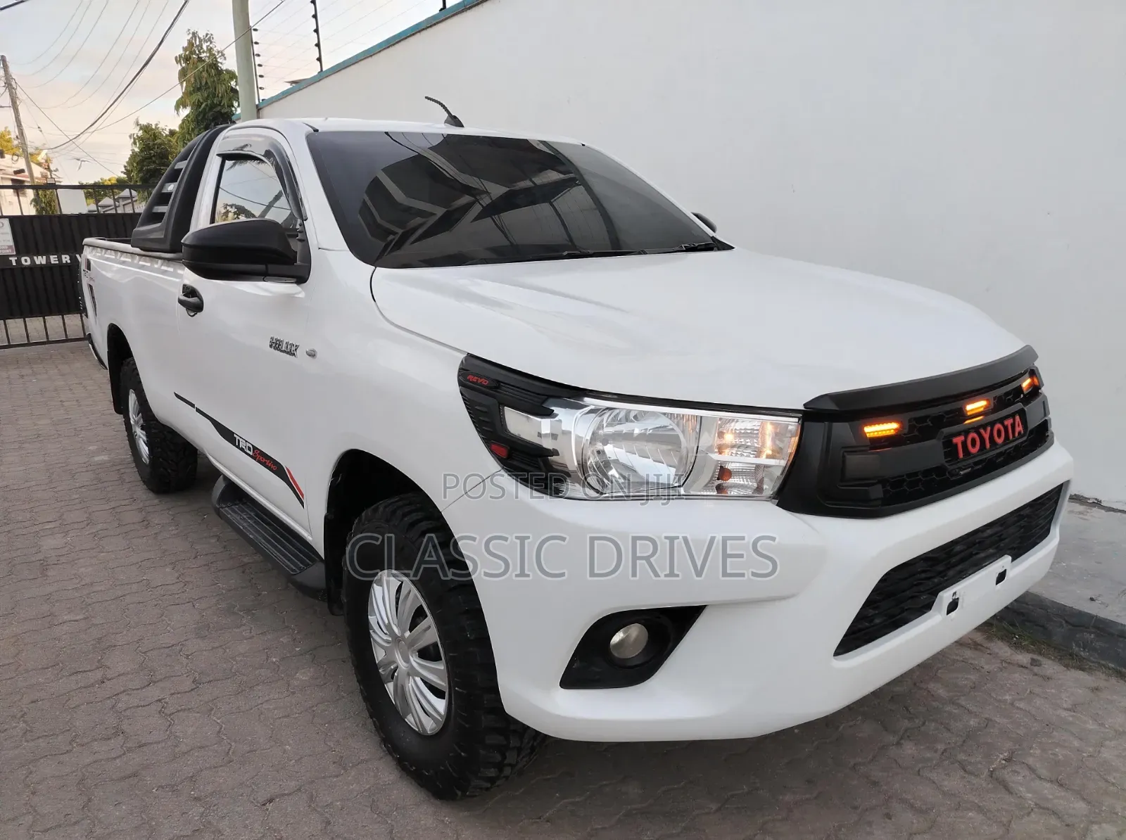 Toyota Hilux 2019 White
