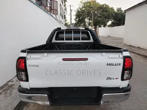 Toyota Hilux 2019 White
