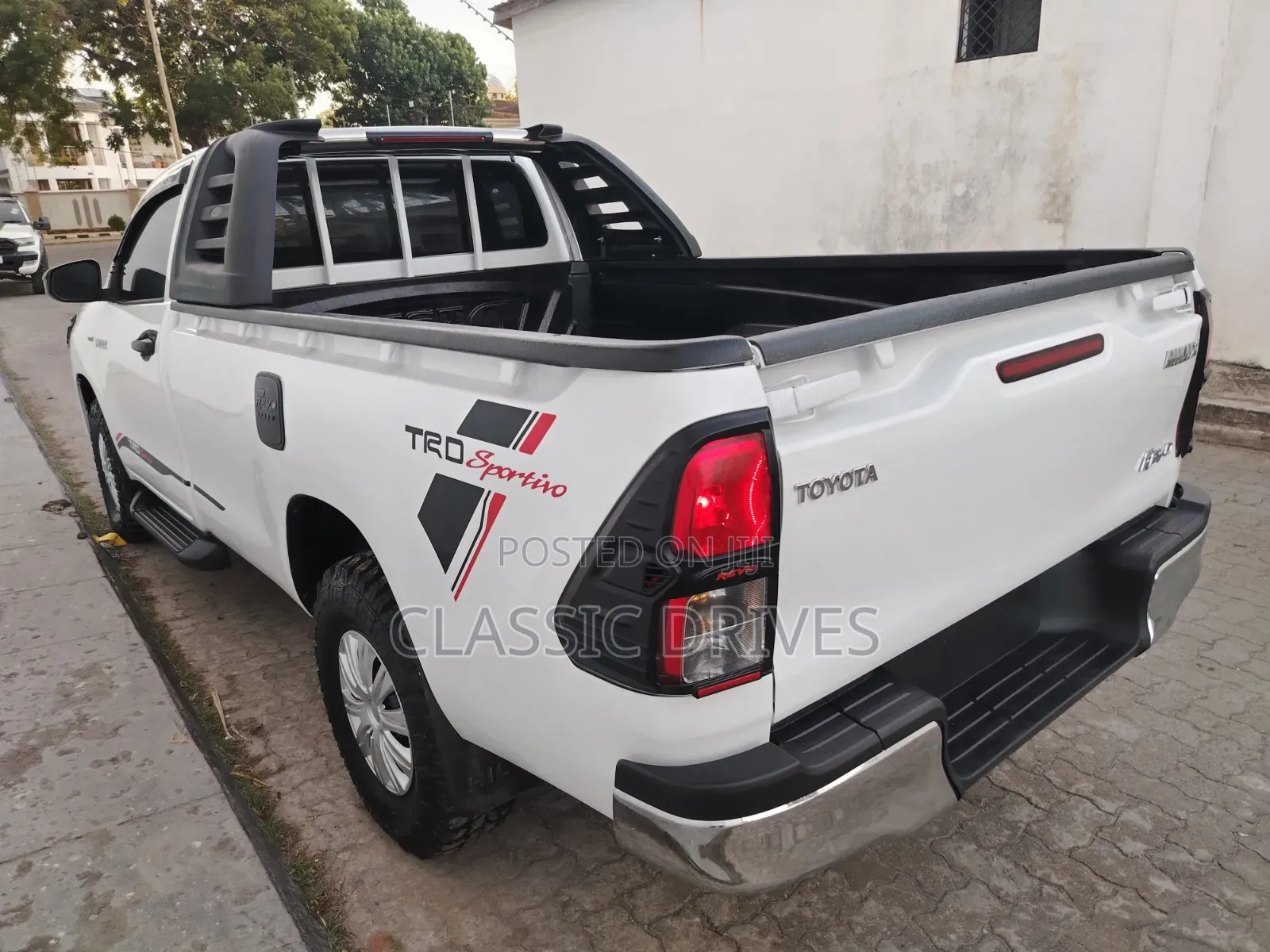 Toyota Hilux 2019 White