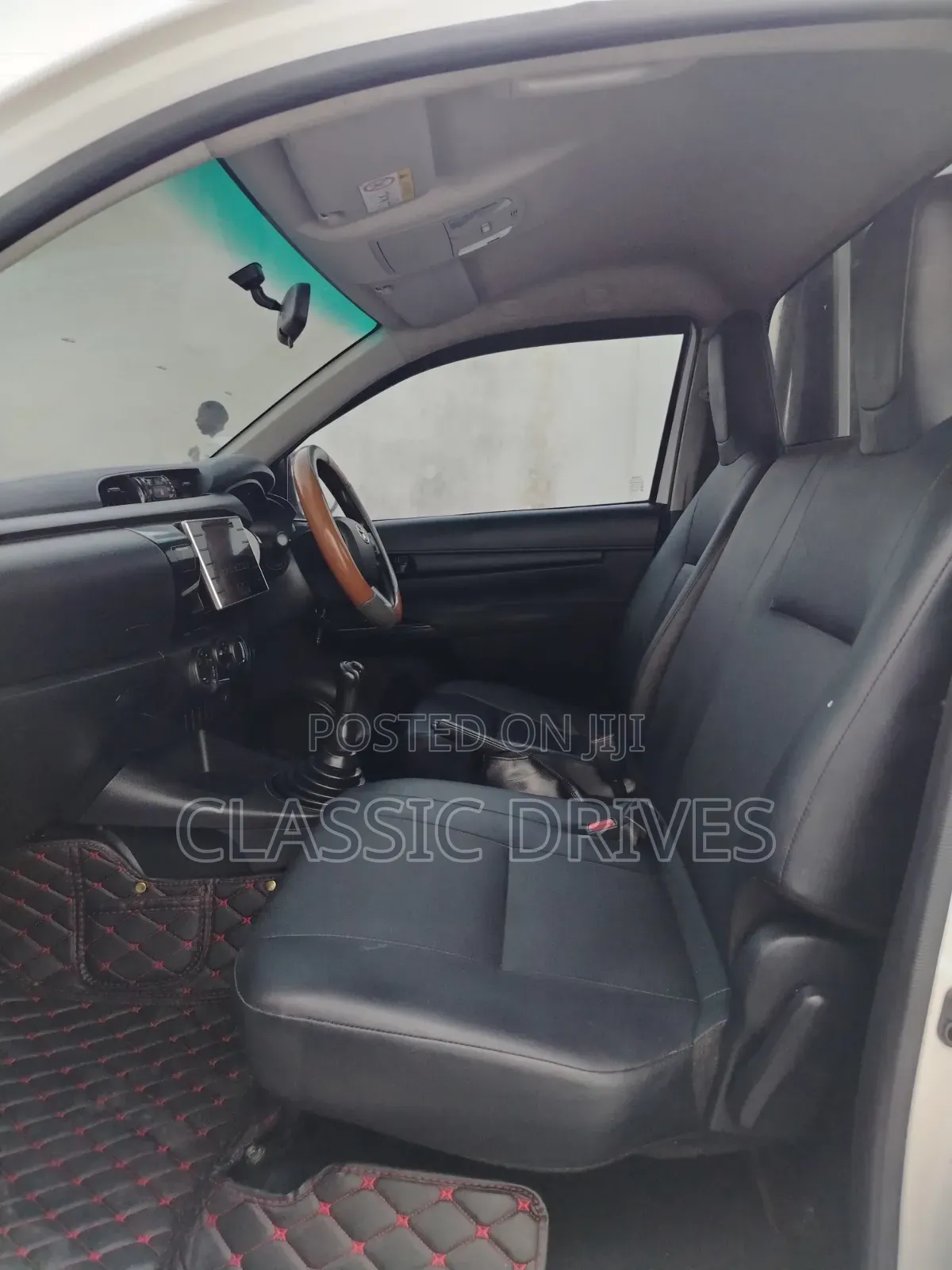 Toyota Hilux 2019 White