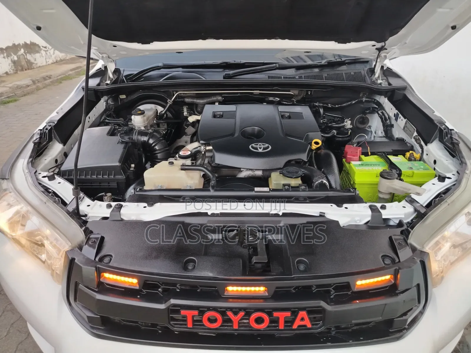 Toyota Hilux 2019 White