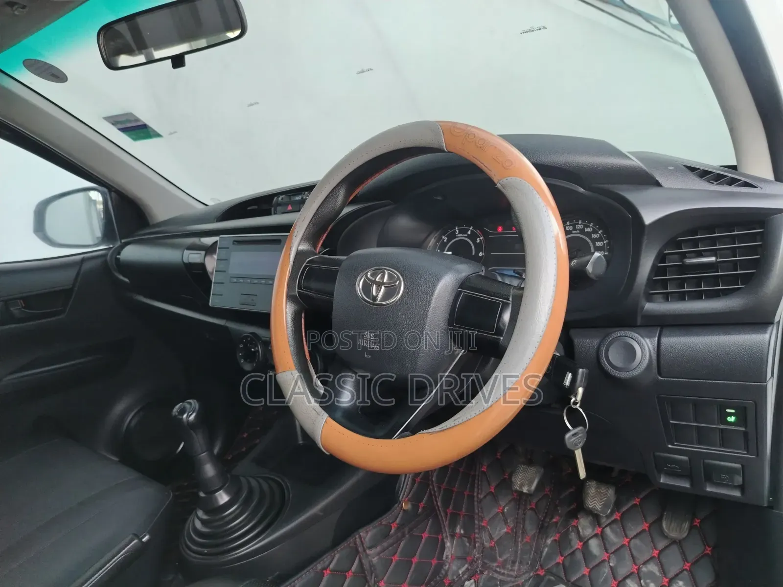 Toyota Hilux 2019 White