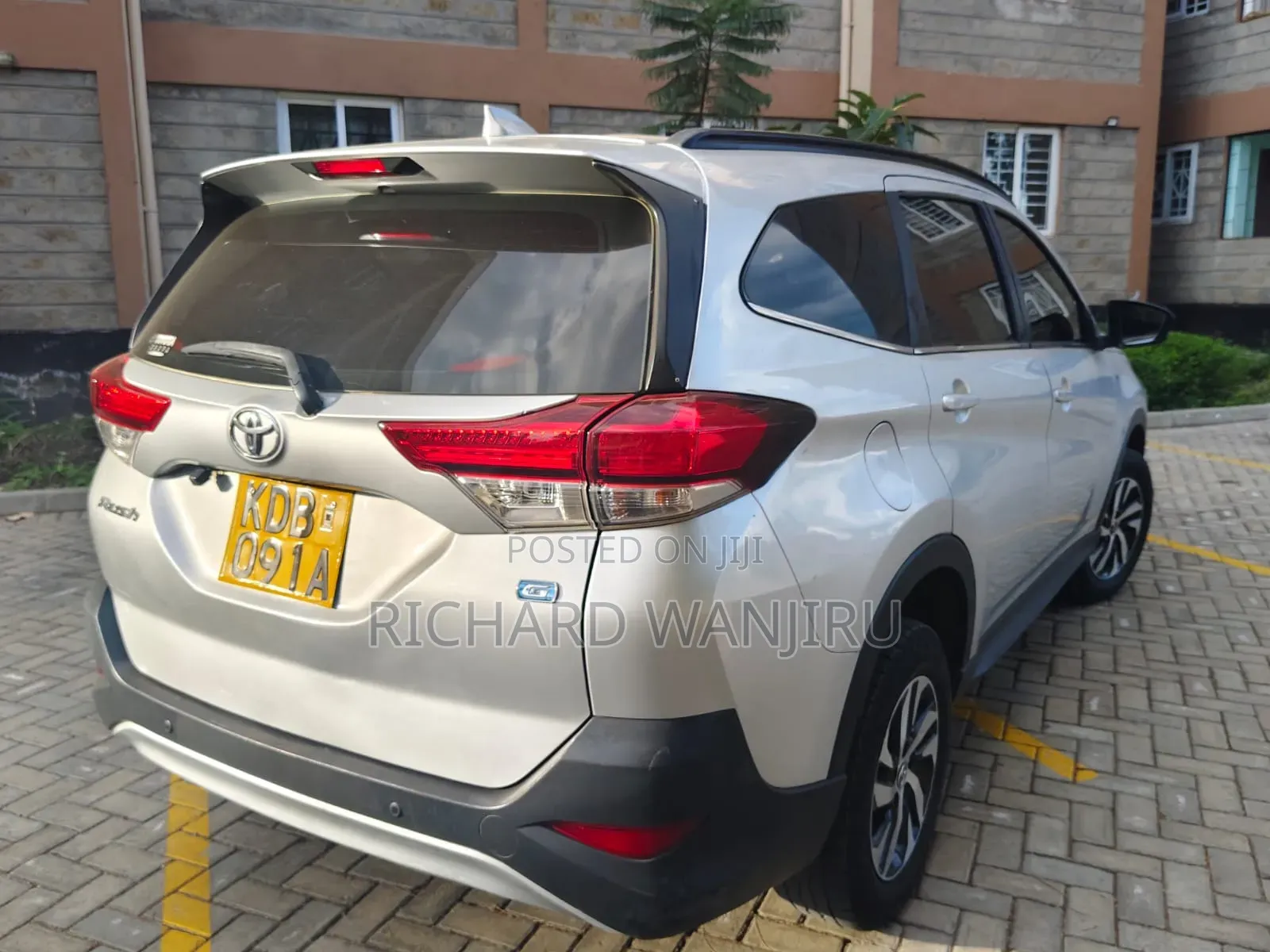 Toyota Rush 2020 Silver