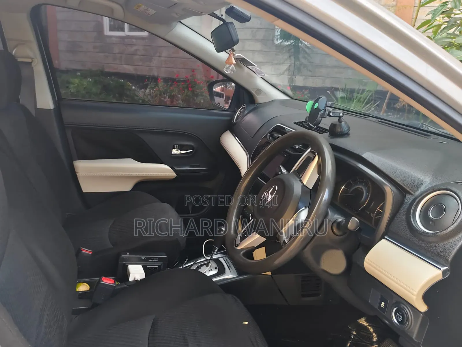 Toyota Rush 2020 Silver