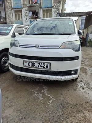 Toyota Spade 2016  White 