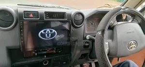 Toyota Land Cruiser 70series Android Radio Upgrade