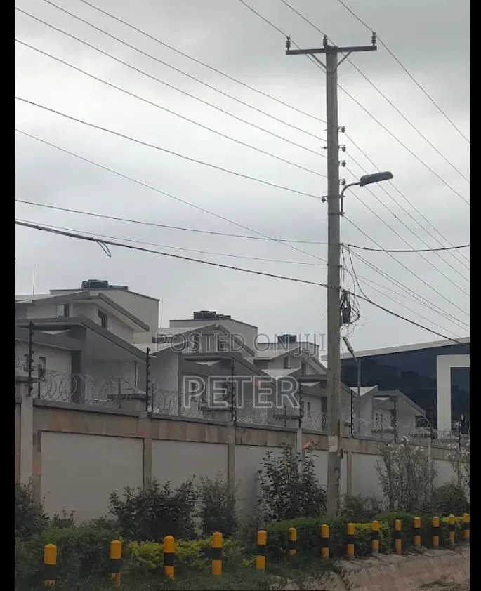 4bdrm Villa in Parkwood Villas, Gateway Mall Area for rent