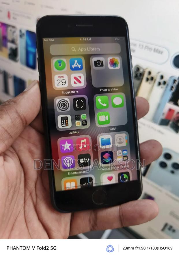 Apple iPhone 7 128 GB Black - thumbnail 2